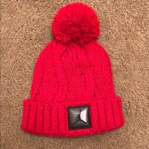 Jordan fuzzy warm beanie